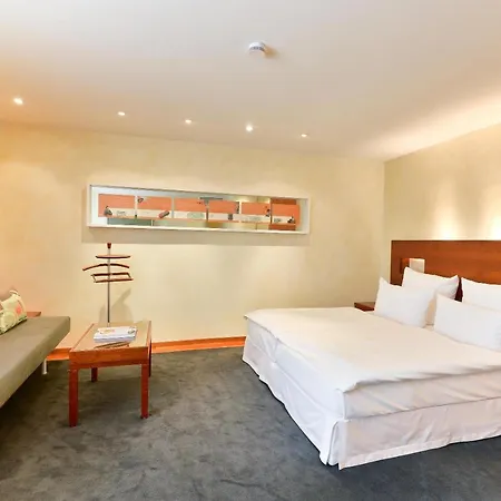 Hotel Adler Asperg 4*